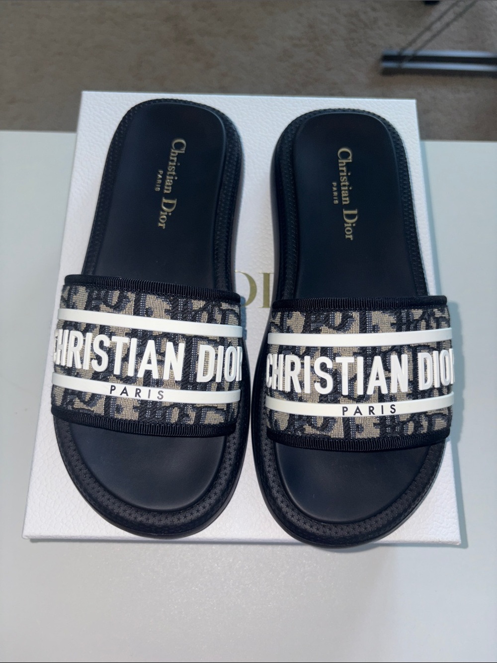 Christian Dior DWAY bleu marine size 39